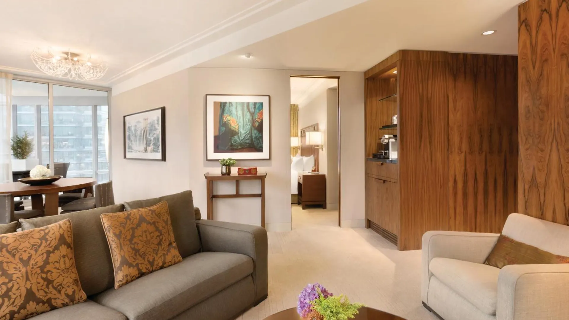 ***** Hotel Shangri-La Vancouver Canada