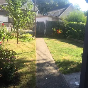 Holiday home Quiet-comfy 3 Bedroom On A Tree Lined Street In Kits, Vancouver