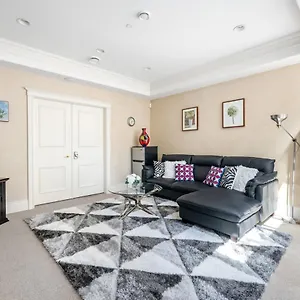 Holiday home Cozy 3-bedroom In, Vancouver