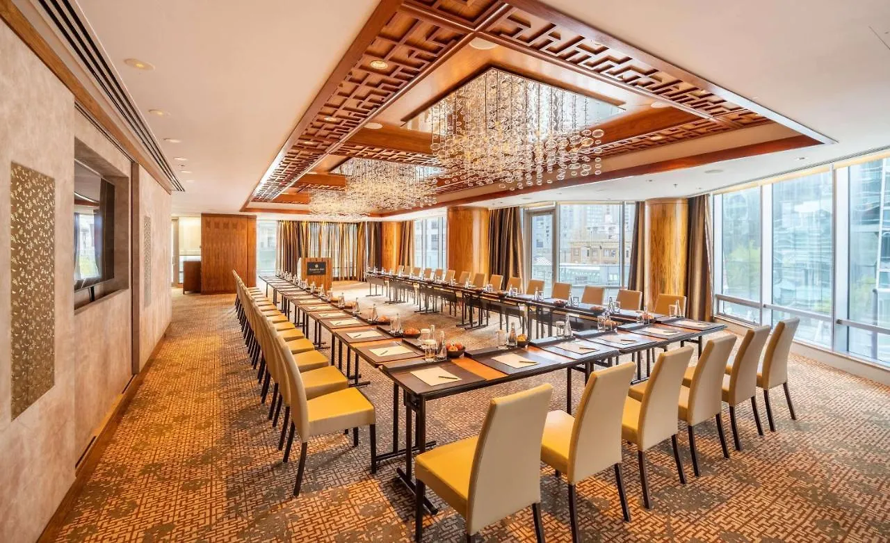 ***** Hotel Shangri-La Vancouver Canada