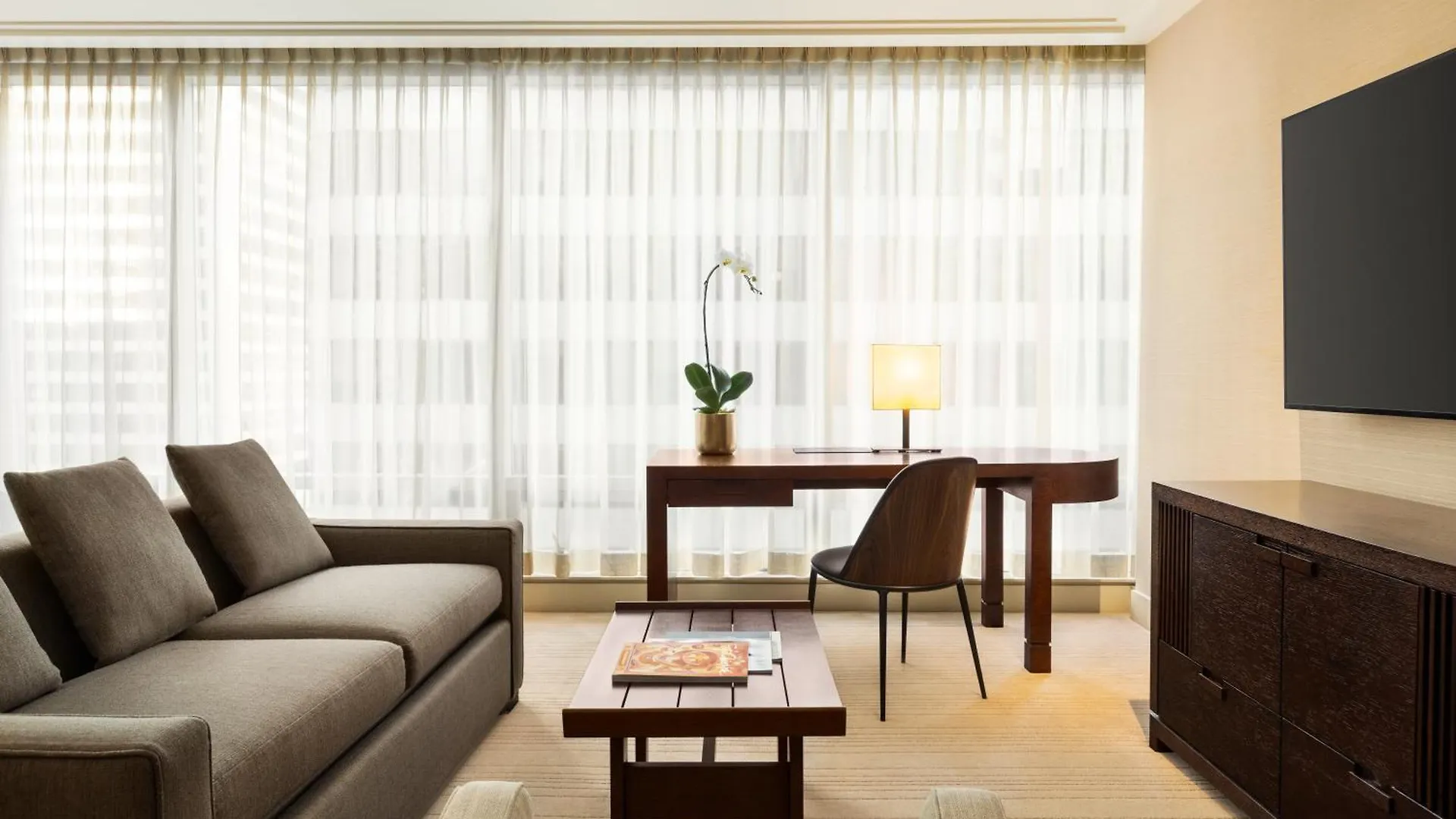 Hotel Shangri-La Vancouver