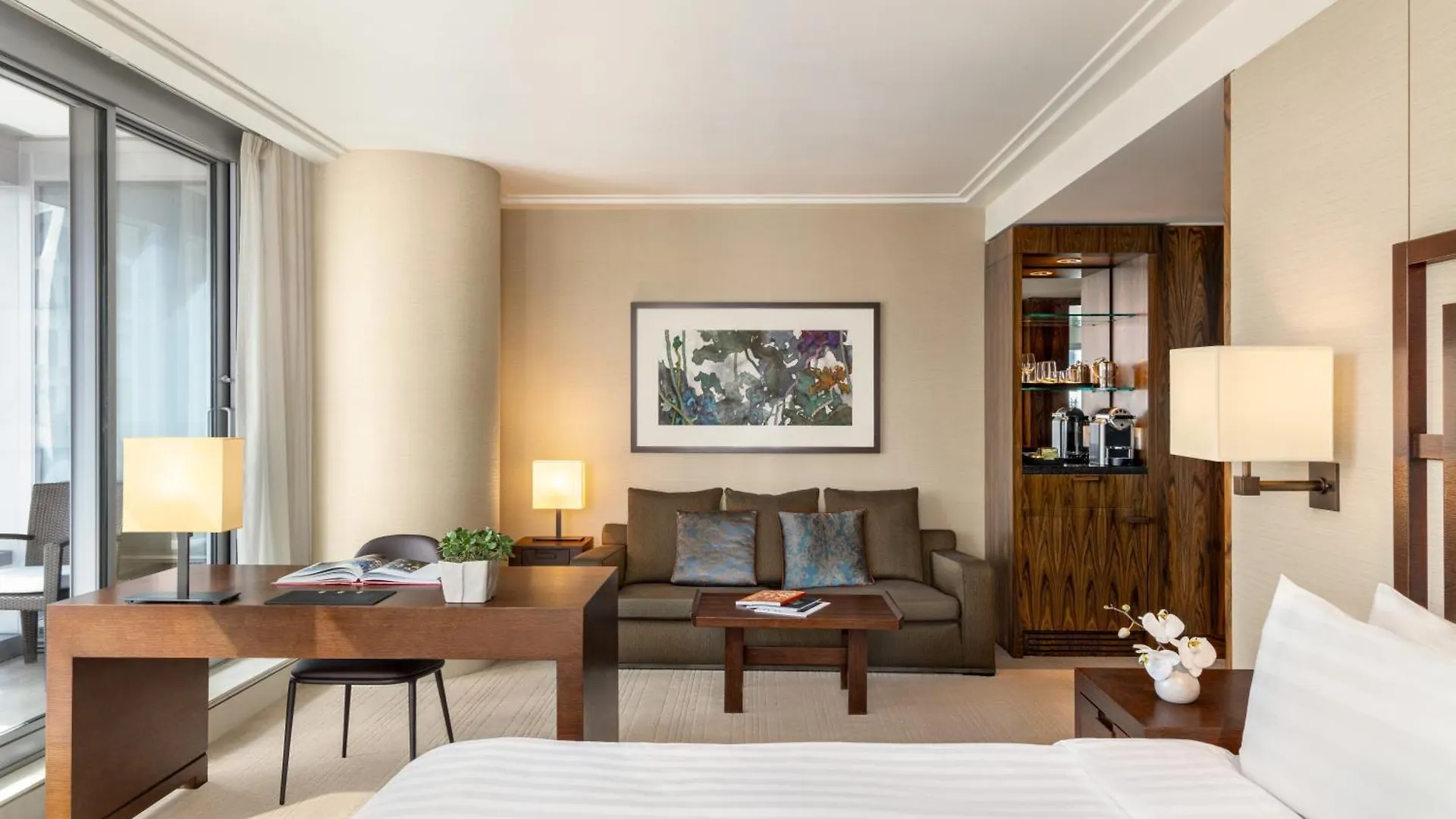 Shangri-La Vancouver Hotel